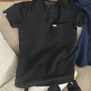 Figs women’s scrub top XS